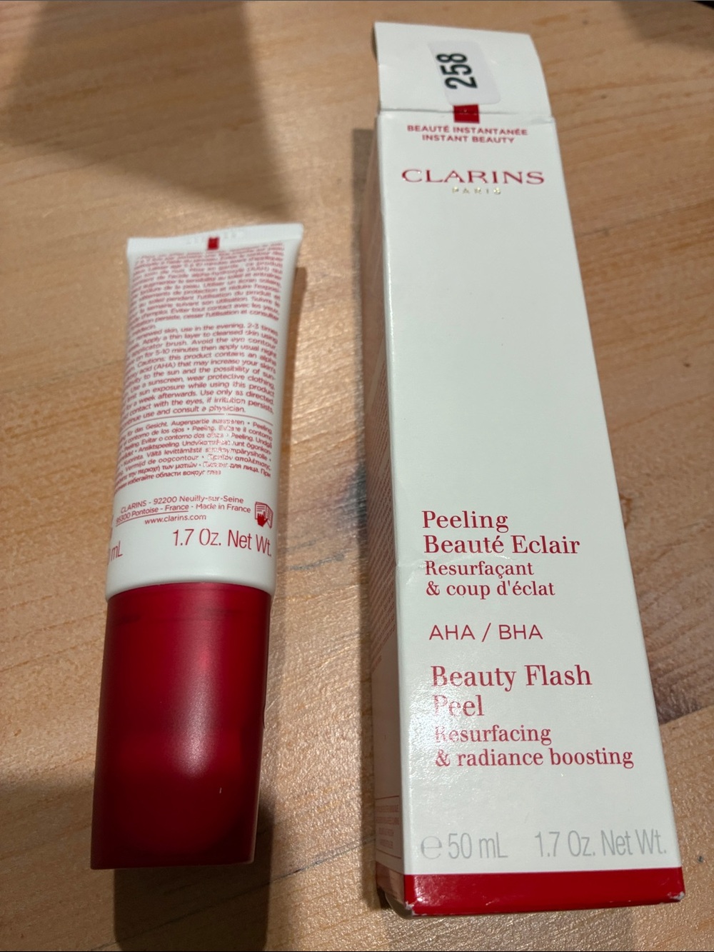 Clarins Beauty Flash Peel Primer - White & Red - Picture 2 of 4